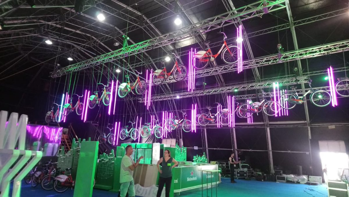 sibumabena's tweet photo. Set up flow... AMSTERDAM IN CAPE TOWN... if you have a ticket, you’re in for a treat... #192Countries by @Heineken_SA 🧚🏾♀️ https://t.co/PUlpE8noHR