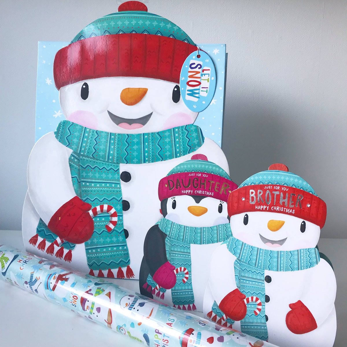 Ryan_Deighton's tweet photo. Itโs been a fantastic Christmas #illustration #design #christmas #giftbag #wrap #rollwrap #wrappingpaper #cards #card #fun #festive https://t.co/djkKEpMr7s
