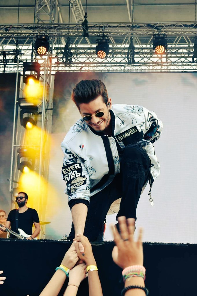 mariastvr_'s tweet photo. Wowowowow.🎉
#VangelisKakouriotis #OnStage #concert #Happiness #peo https://t.co/W4acbhi8Vf