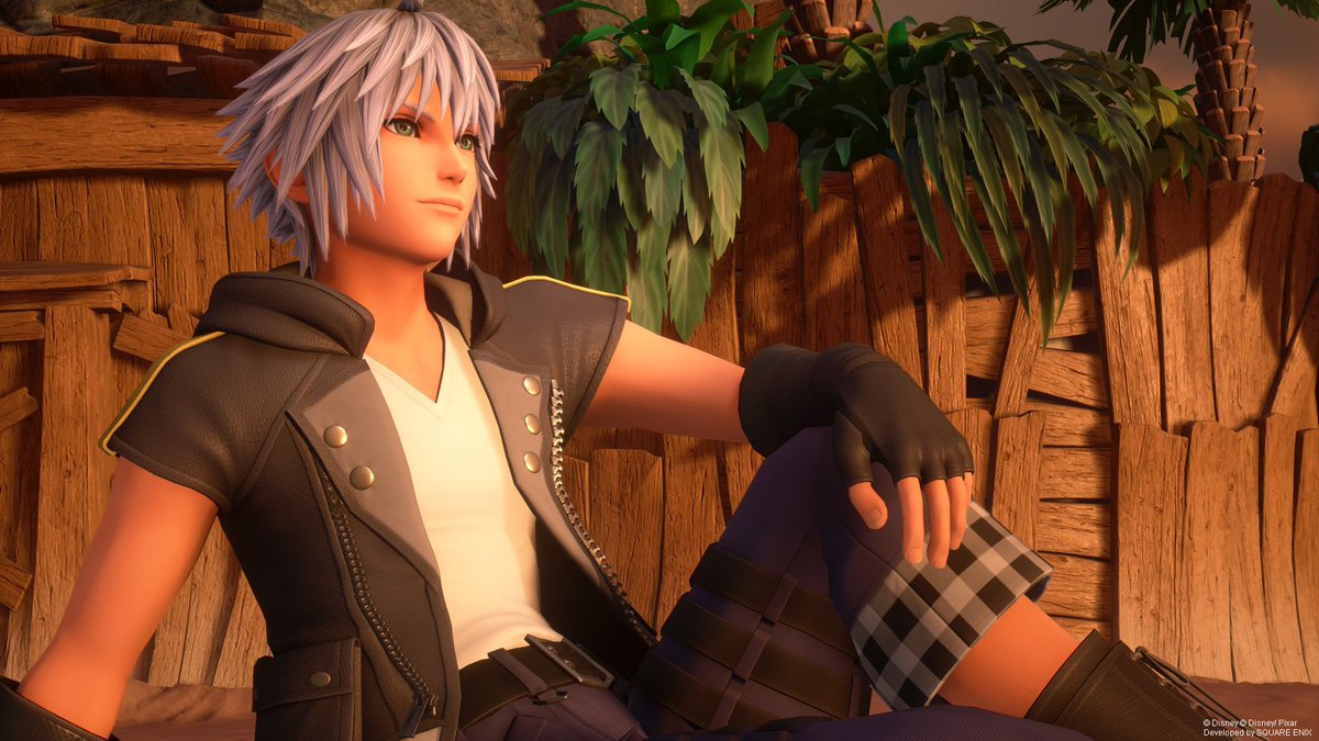 SatsukiCosplay's tweet photo. I wanted to show you this photo of Riku with the comparison of the original photo, do u like it?

This new year is full of new cosplay projects and I hope to fulfill them all 😊

#kingdomhearts3 #rikukh3  #cosplay #squareenix #crossplay  #コスプレイヤー #キングドムハーツ https://t.co/HyweI0lhTw