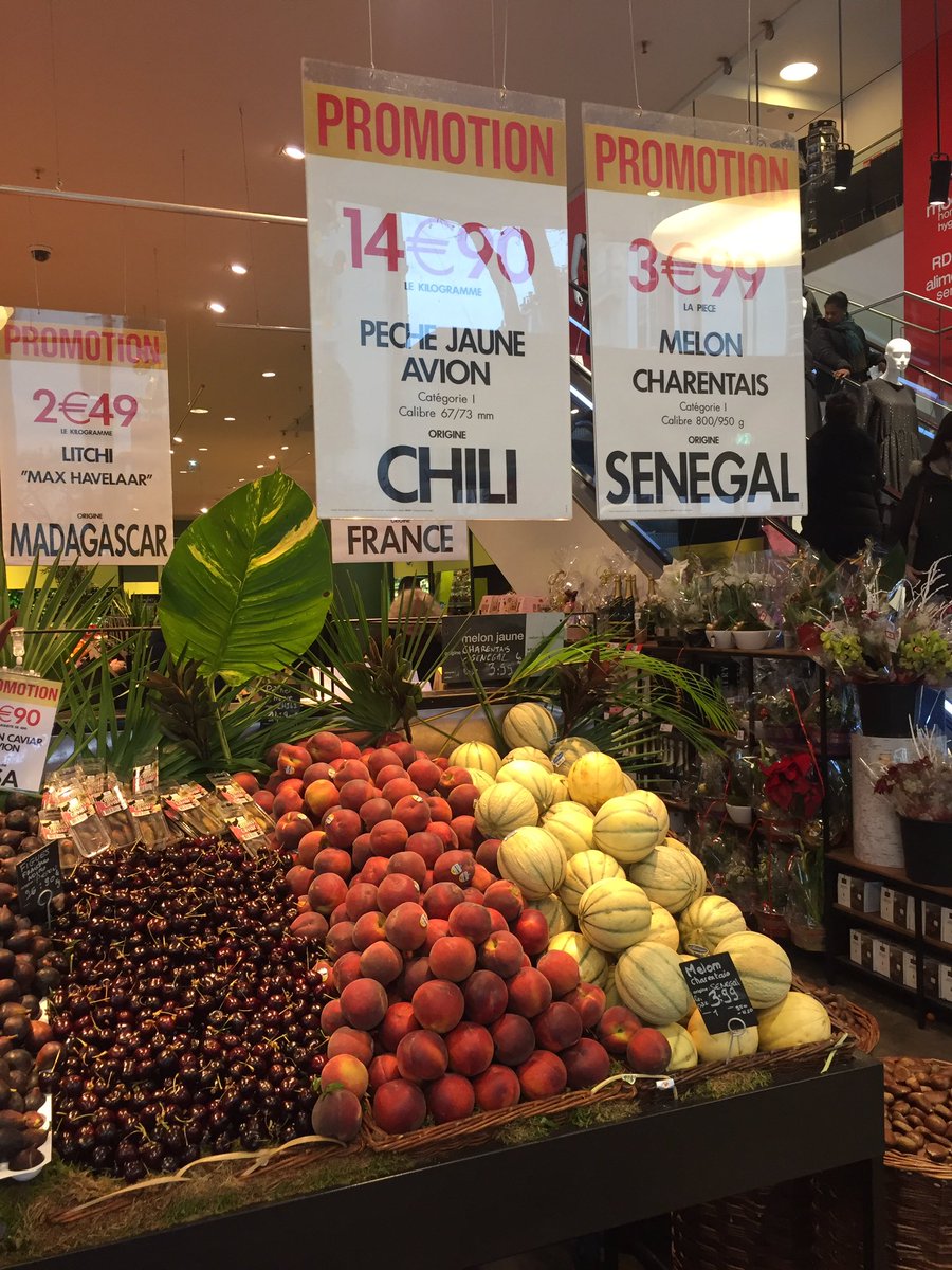 RimaTarabay's tweet photo. #fraise #litchi #nectarine #cerise #pêche #meloncharentais #Chili #Madagascar #Senegal #iledelareunion Rappel: ns sommes en hiver! Qd est ce que les #Gouv comprendront que cela aussi contribue au #réchauffement #climatique au nom de quoi on a le droit de détruire notre #planète? https://t.co/K9XWiqYSEb