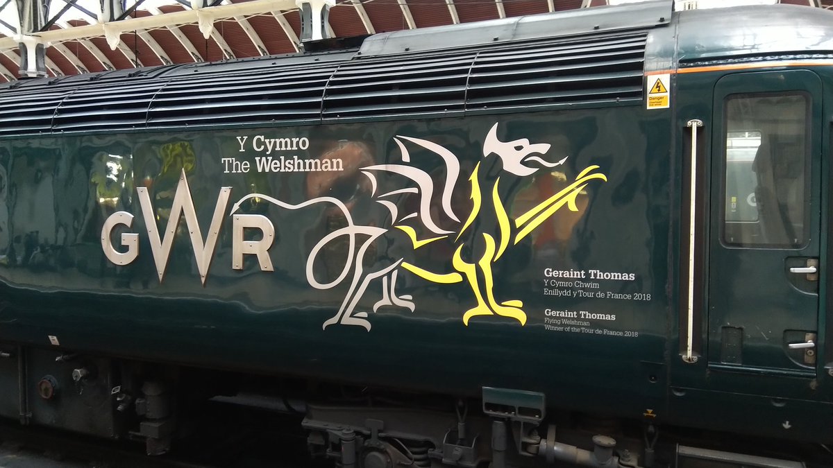 SiTrill's tweet photo. Slightly more wheels than @GeraintThomas86 is used to! #FlyingWelshman #GWR #HST https://t.co/rWLIIRYZgY