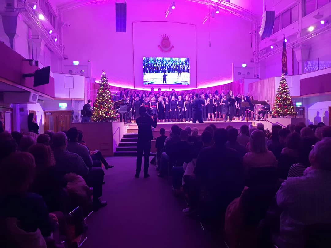 LIGChoir's tweet photo. #LIGCReviewOfTheYear
Our #Christmasconcert this year was completely #SOLDOUT - we had to turn people away at the door! We had so much fun performing a variety of Gospel Christmas carols, our take on pop classics & singing 1 of our very own @AninRoseMusic's tracks! #LIGC #London https://t.co/AbxojtTwnz