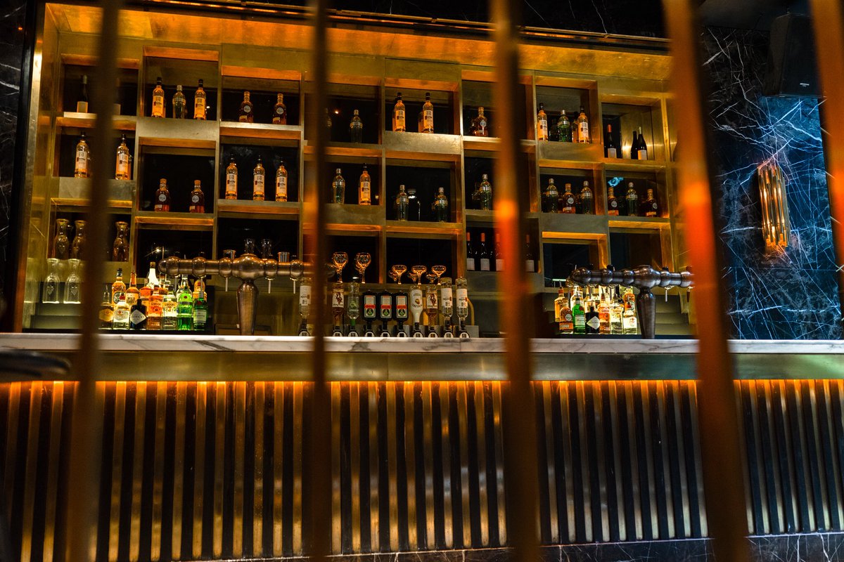 We followed our hearts and it led us to the bar 🤩