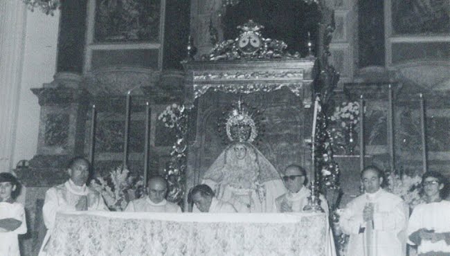 CINCUENTENARIO | Se nos va el 2018 y 2019 no va ser un año cualquiera para la #HdadNervión... Hoy recordamos aquel 5 de junio de 1969, festividad del Corpus Christi. Aquel día, el párroco Manuel Calero Gutiérrez bendijo a Santa María de Consolación. #CincuentenarioSed