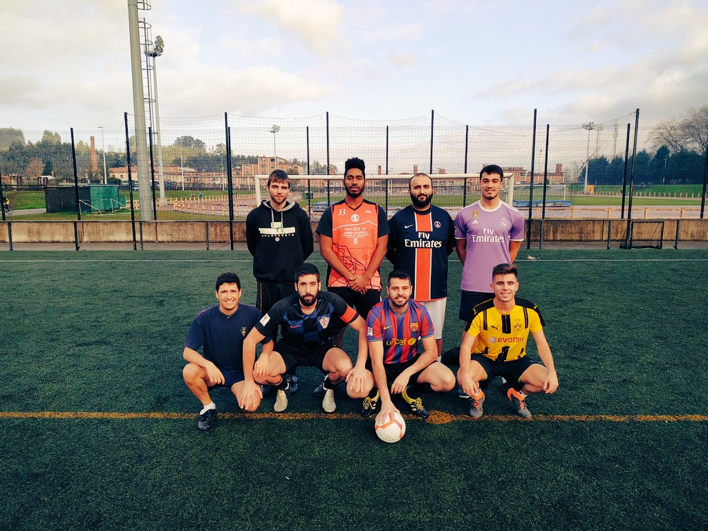 PartidoDroga's tweet photo. Foto de equipo del Guita's Team https://t.co/G9I96zNMCh