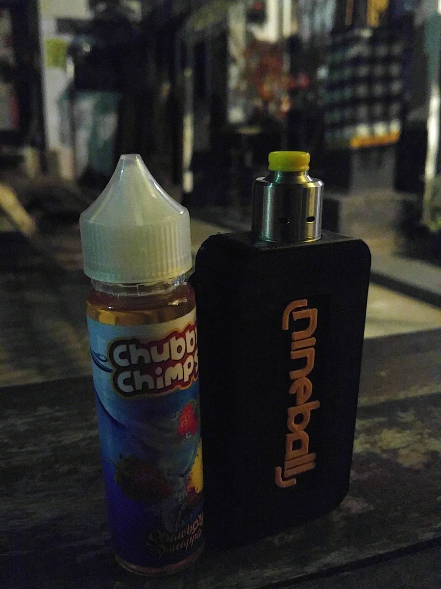 wrdenineball's tweet photo. Like or dislike i just blended my juice with the mod to make a cloud 🗣💨

#vaping #vape #vapelyfe #vapers #vapeon #vapelyfe #vapepics #nineballband #justthewayyouare #letsmakeacloud https://t.co/18VDow0712