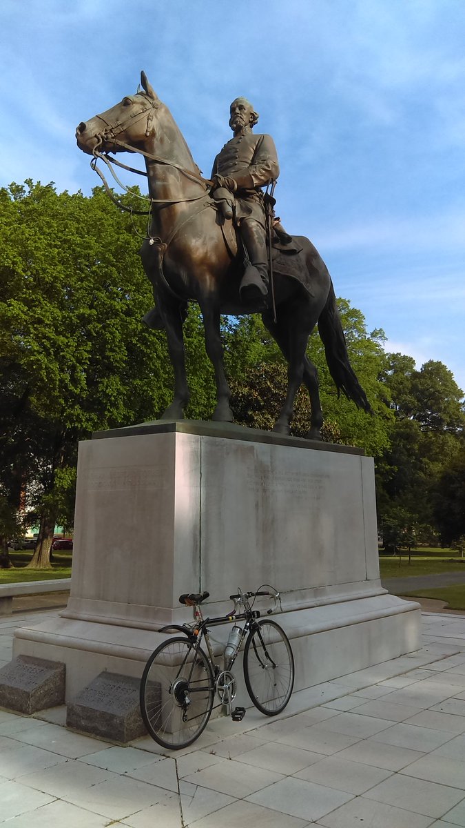 outspokin's tweet image. It's not a left / right #paradigm but an #incognito #CastsYsTeM