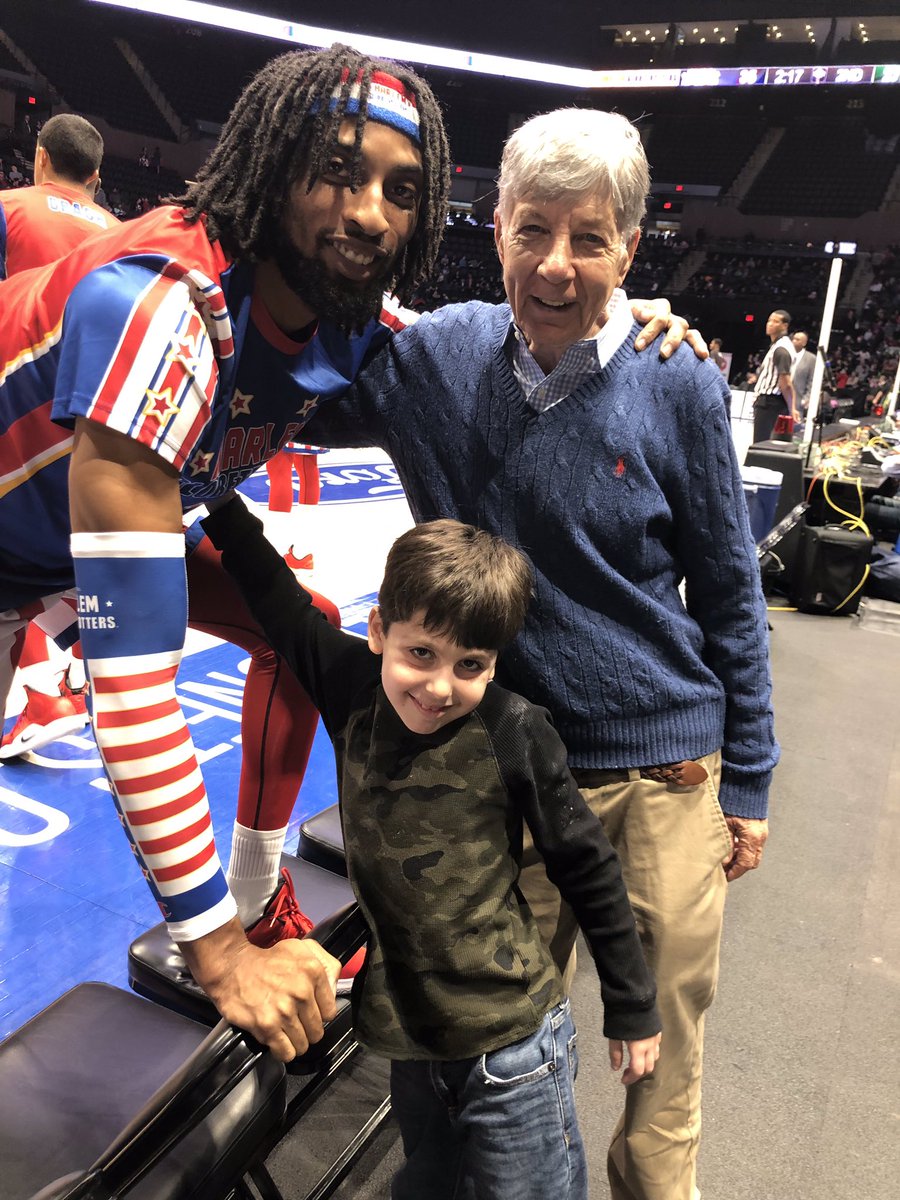 Allison55551's tweet photo. #globetrotters2018 #Evan https://t.co/MTgGaZ9kKV