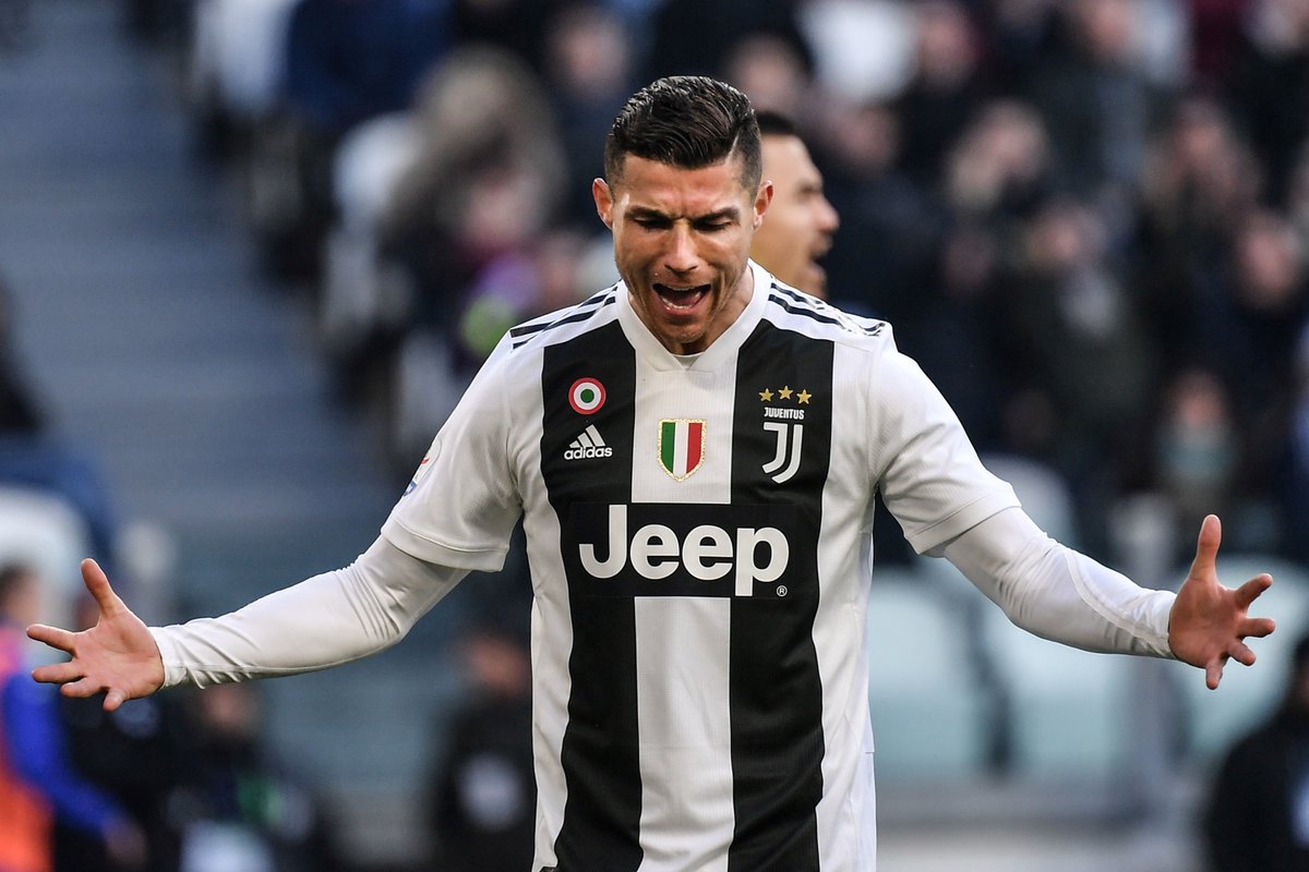 Cristiano se lamenta tras una ocasión.