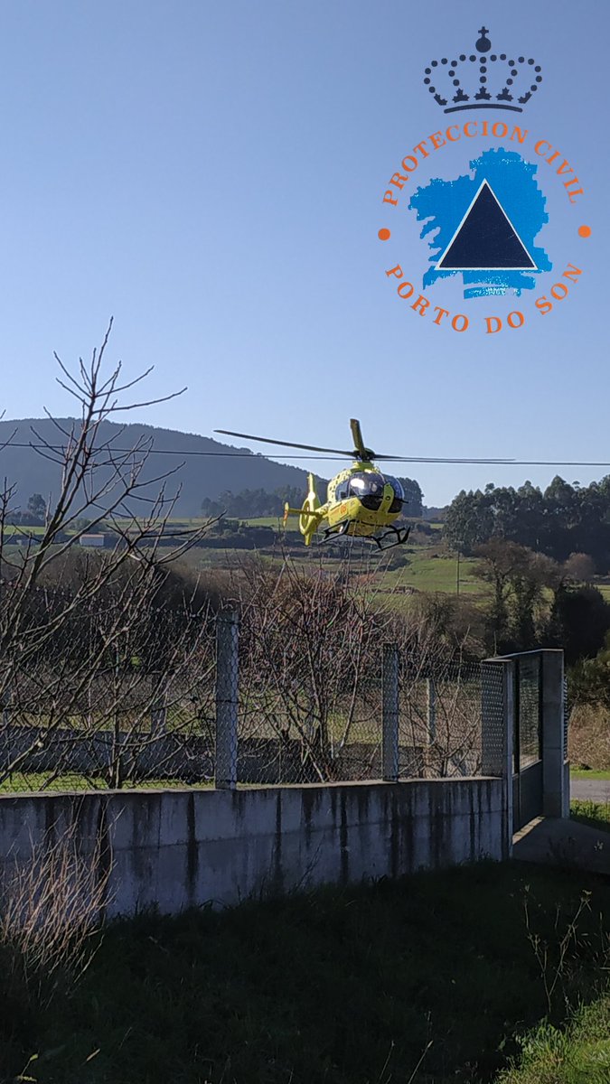 Hoy a las 14:13 fuimos requeridos por <a href="/112Galicia/">112 Galicia</a> para ayudar en movilización de una persona con dolor fuerte en el pecho en la zona de #Pedreisoas #Nebra <a href="/PortoDoSon/">Lugh</a> colaborando junto con compañeros de <a href="/HelicoSantiago/">Helico de Santiago</a> y ambulancia del #061 que lo trasladan al #HospitaldoBarbanza