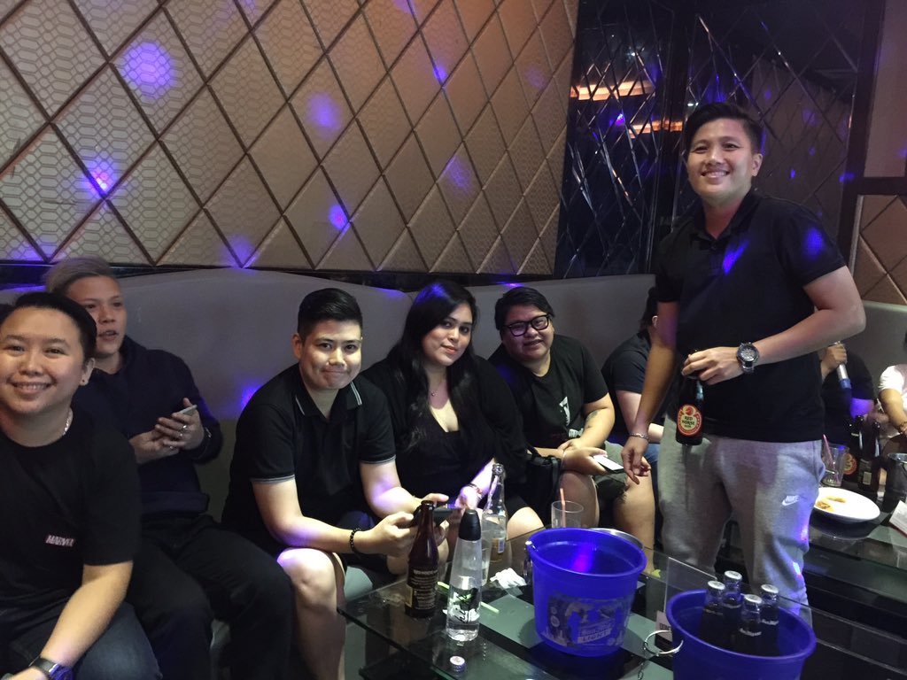 gainmari's tweet photo. with the BRAH’s 😍😍😍👭👭👭 #lovewins #ChristmasParty2018 @hifikaraoke https://t.co/Q3GVz4QlF5