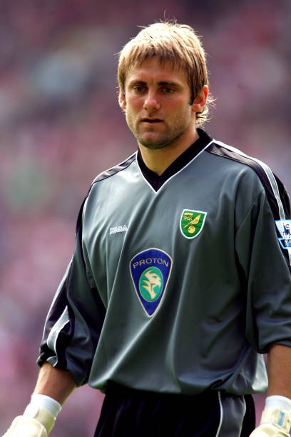 Happy Birthday to former  & \keeper Robert Green!        