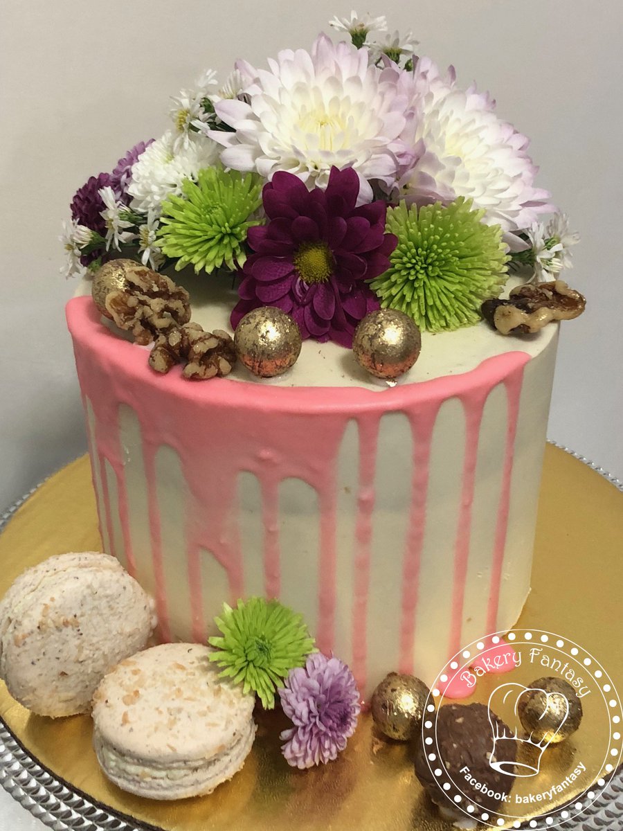 bakery_fantasy's tweet photo. 📌 Feliz último fin de semana del #2018

📧 info@bakeryfantasy.com 
📞 (506) 8363-26-69

#babyshower #navidad #christmas #bodas2019 #costarica #costaricawedding #bakeryfantasy #weddingcake #wedding #boda #sweettable #mesaDulce #desserts #postres #popcakes #brigadeiros #eclair https://t.co/sVz67nqIYQ