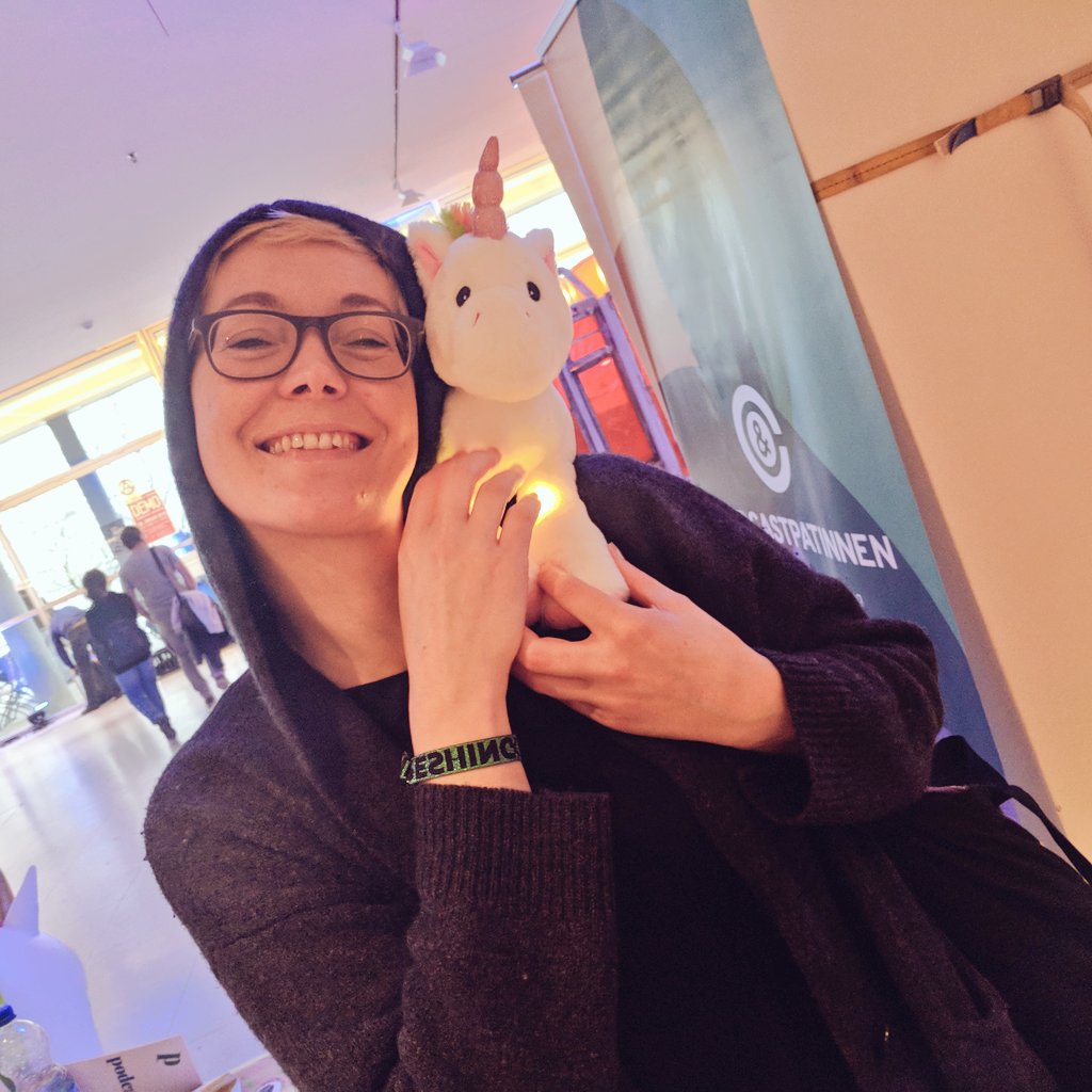 More unicorns!! ✨😍🏳️‍🌈
Thanks <a href="/roddi/">roddi</a>

@podcasterinnen <a href="/PodcastpatInnen/">Podcastpat:innen</a>