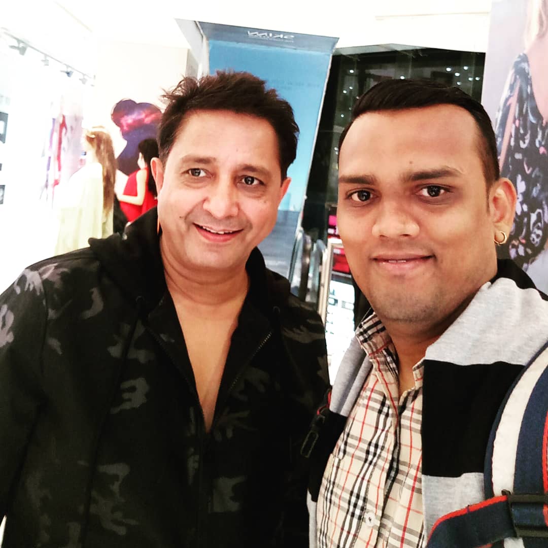 ketanparalkar's tweet photo. #SukhvinderSingh  #Jaslin  #BigBoss  #bigboss12  #Singer #actorslife #Bollywooddiaries  #Twitter  #Mumbai  #mumbaidiaries https://t.co/Ayr420jpXa