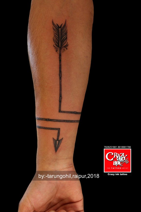 Arrow Tattoo : 40 Beautiful and Cute Arrow Tattoo Designs - euTAT | Arrow  tattoo design, Compass tattoo design, Arrow tattoo