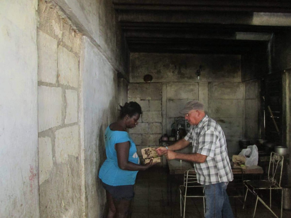 CapitanTondique's tweet photo. #Cuba Fotos del Proyecto Capitán #Tondique celebrando la Navidad en las calles de Colón, Matanzas. Gracias a Dios y a quienes nos ayudan y apoyan. https://t.co/54cl0ZPwwH