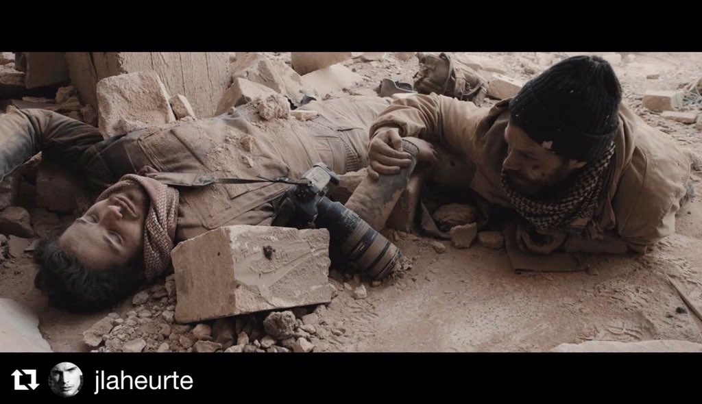 THIS SCENE 😔 

Jeremie Laheurte on IG
・・・
@aprivatewar  #remiochlik #jamiedornan #rosamundpike #paulconroy #matthewheineman #intheaters