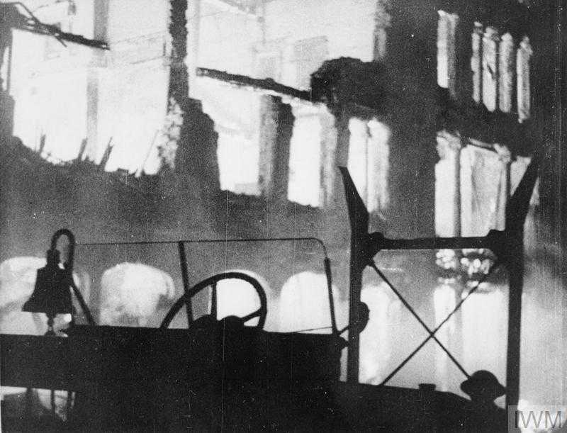 RealTimeWWII's tweet photo. 136 Luftwaffe bombers are dropping 100,000 incendiaries on London. Hitler has ordered "another Great Fire. London is mostly wooden-framed buildings, and they are easily burnt." https://t.co/rmplGgTrz0