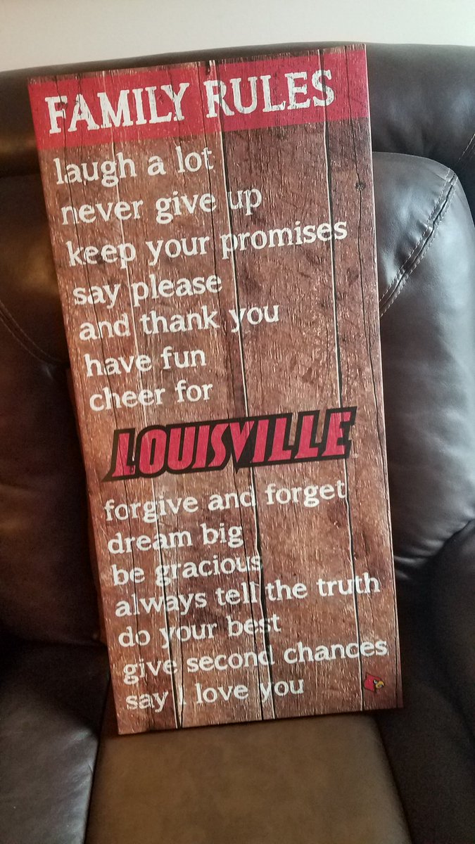 van_harwill's tweet photo. Go CARDS! Beat UK!
#BeatUK #GoCards #LsUp #L1C4 https://t.co/zwTtEvoKCM