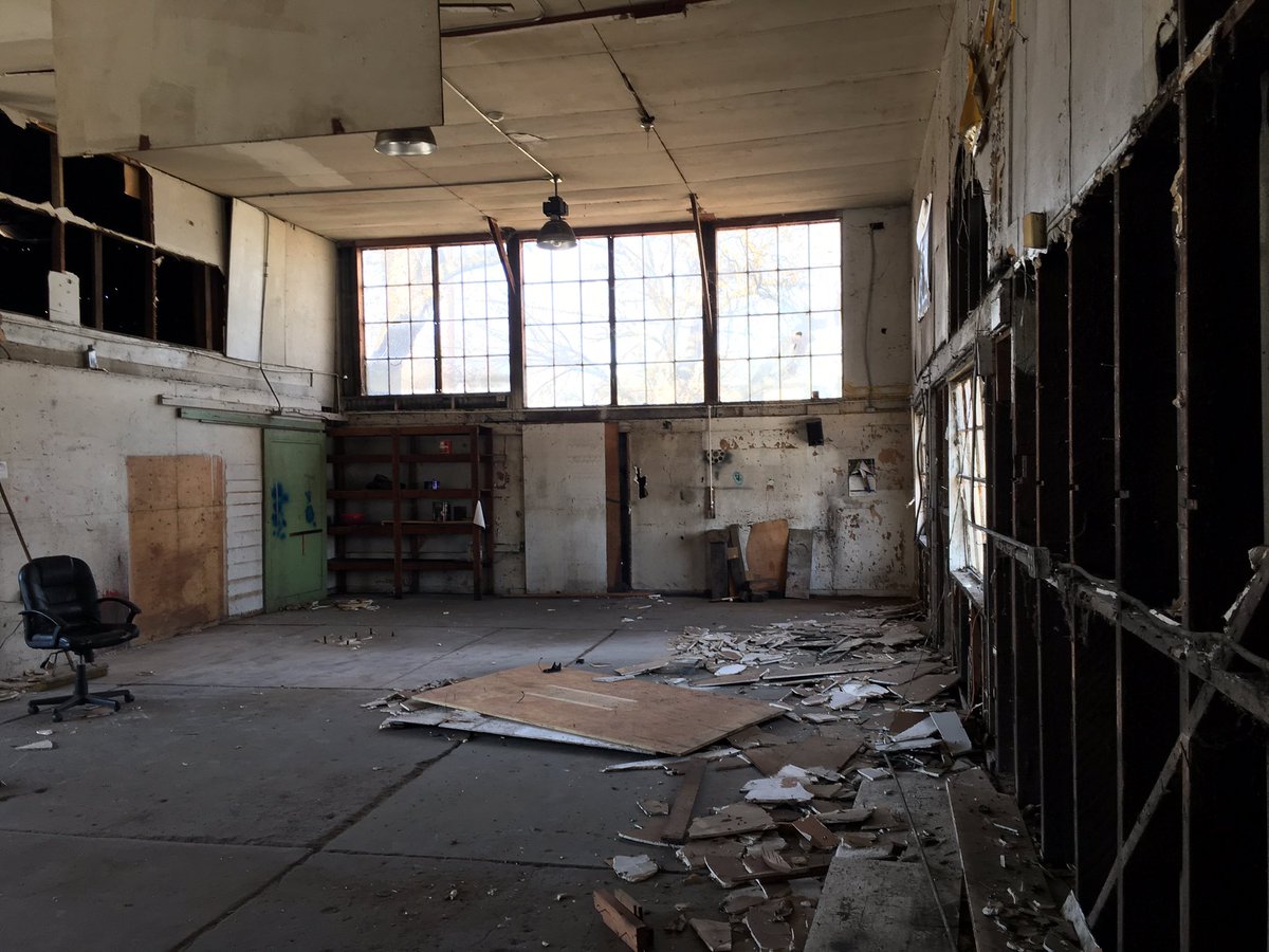 CalCoastBeer's tweet photo. One year ago today, we got the keys to Tozzi’s and started on this incredible journey to open a brewery in downtown Paso. Can’t wait to share our progress! #calcoastbeer #lifeisgoodouthere https://t.co/asHN5KhMGV