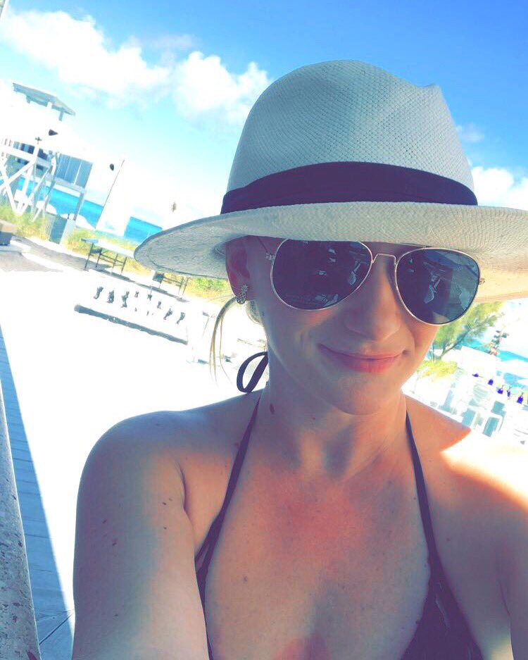 All of this crazy weather we have been having makes me extra miss the beautiful sunny rays of Turks! 🌴💙🐠☀️
.
.
.
#takemeback #turksandcaicosislands #bestbeachesintheworld #livingonislandtime #beachhouseturksandcaicos #bestvacations #sunkissed @BeachHouseMVMNT