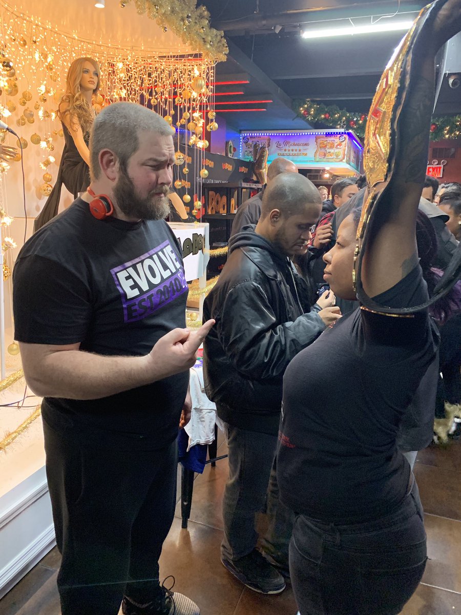 MissPrecious2's tweet photo. When you gotta let @RealJDDrake know who the next WWN Champion is! #Evolve117 https://t.co/DgD5B6JtNQ