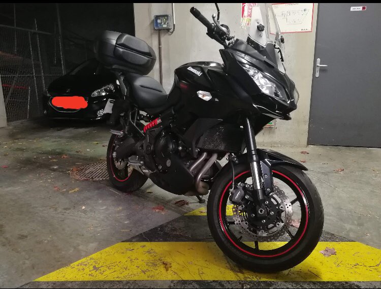 errabLousi's tweet photo. Un ami s’est fait voler sa moto sur Nantes la nuit dernière! La plaque d’immatriculation est: EB-286-ZN. Voici la moto en question sur la photo, merci de RT un max pour essayer de la retrouver! Si vous avez des indices ou autres contactez par mp, merci 🙏🏽 https://t.co/I39elN1Uhv