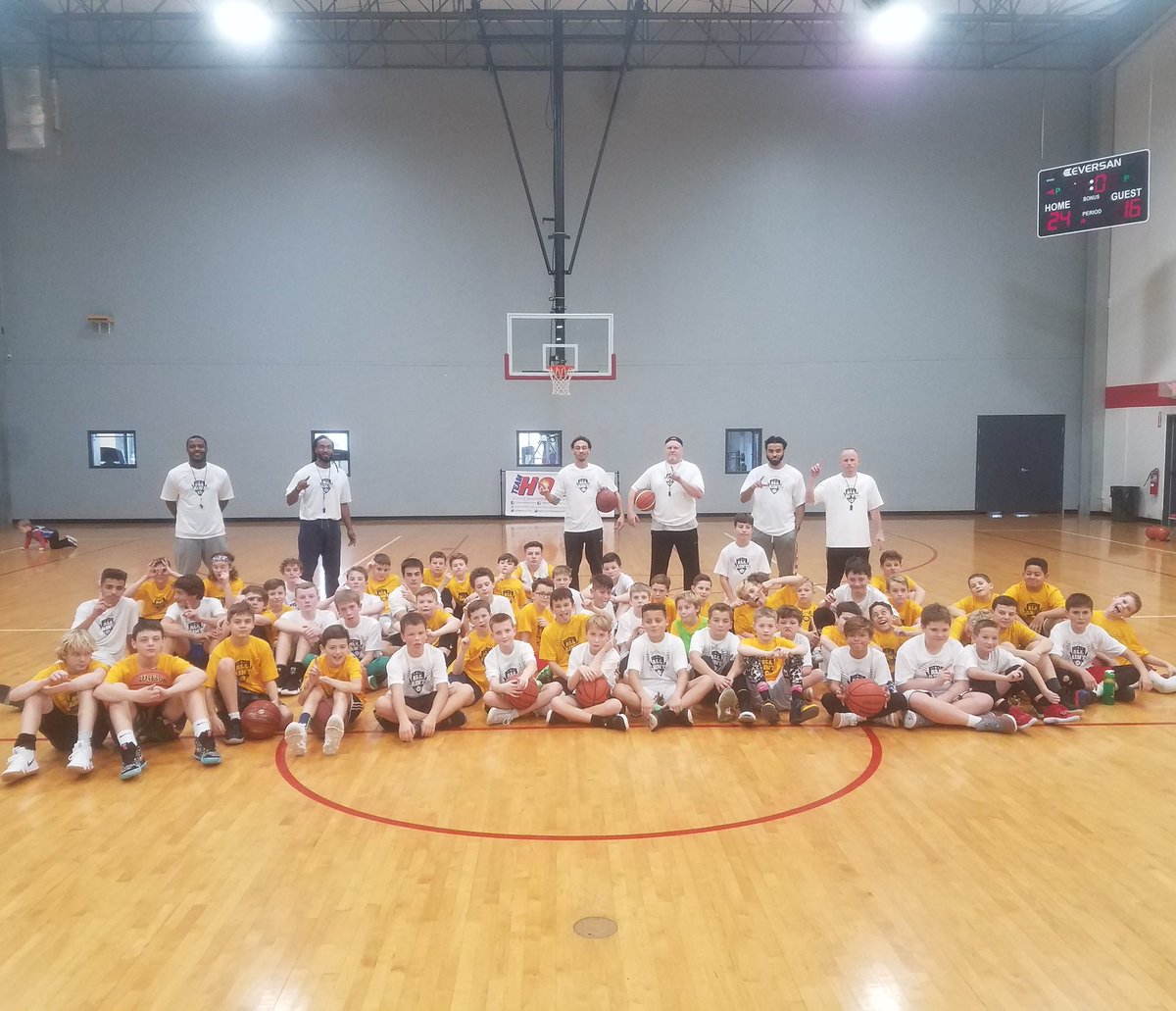 AllSaintClassic's tweet photo. AllSaints Boys Looking GOOD! Great Combine.  #allsaintsclassic #manimalRed #Teammanimal #adidas @teamhoopsdotcom @Cissell_family @MBT_Tournaments @StGabrielLOUKY @StEdwardBraves @PLG_KYS_Sports @saintagneslou @sports_cj https://t.co/fWh4rE89xk