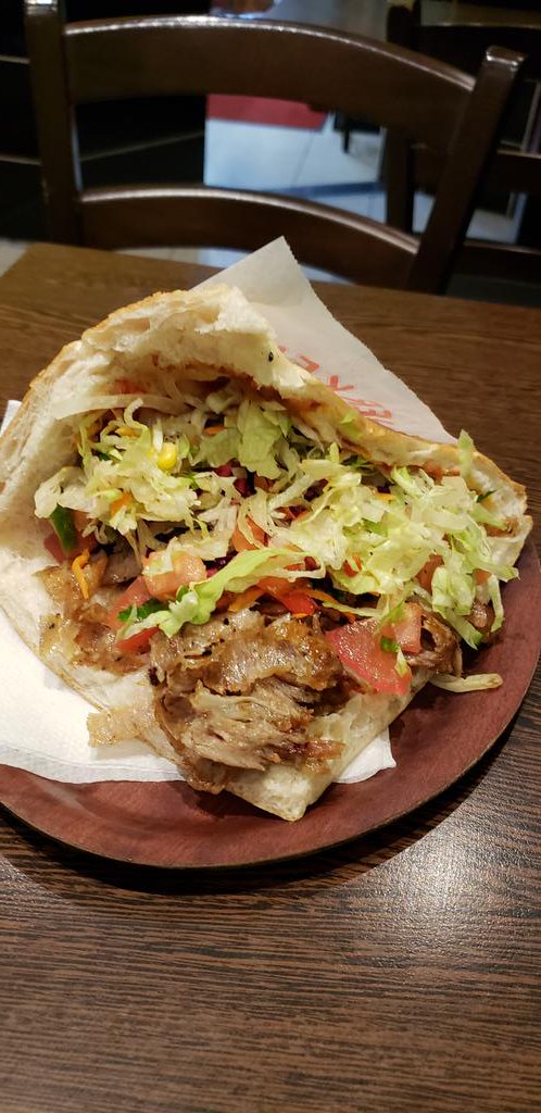 donerdrrn's tweet photo. Eating döner is like riding a bike. Never quite leaves you. Started it off right away with #Metrom döner ohne käse due to some new dietary restrictions (lactose intolerant not jewish). Meat a bit dry but great on the sauce. 7.8/10 https://t.co/z6Obg7o4iC