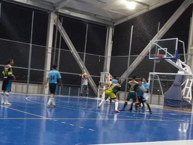 diariodlosandes's tweet photo. #29Dic #Gbmp-Valera cierra el año con fútbol de salón #Trujillo https://t.co/dx4LXDTN94 https://t.co/qfhmIJpmd8