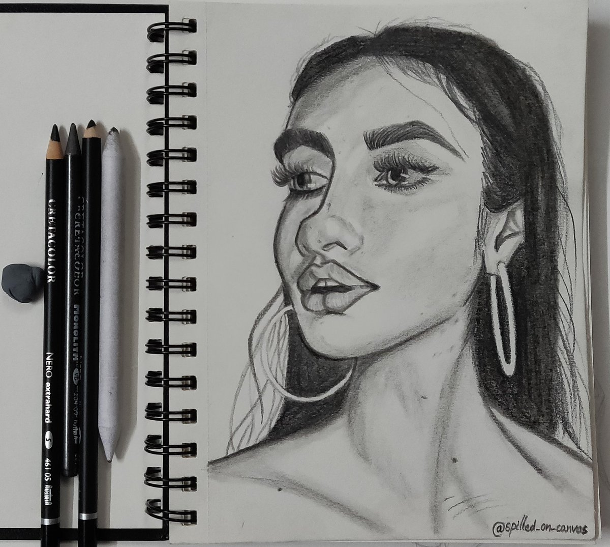 blendtool's tweet photo. Learning never exhausts the mind.
#art #sketch #sketchbook #creatacolor #charcoal #charcoalsketch #charcoal_sketch #spilled_on_canvas #potrait https://t.co/zAo4EBvrex