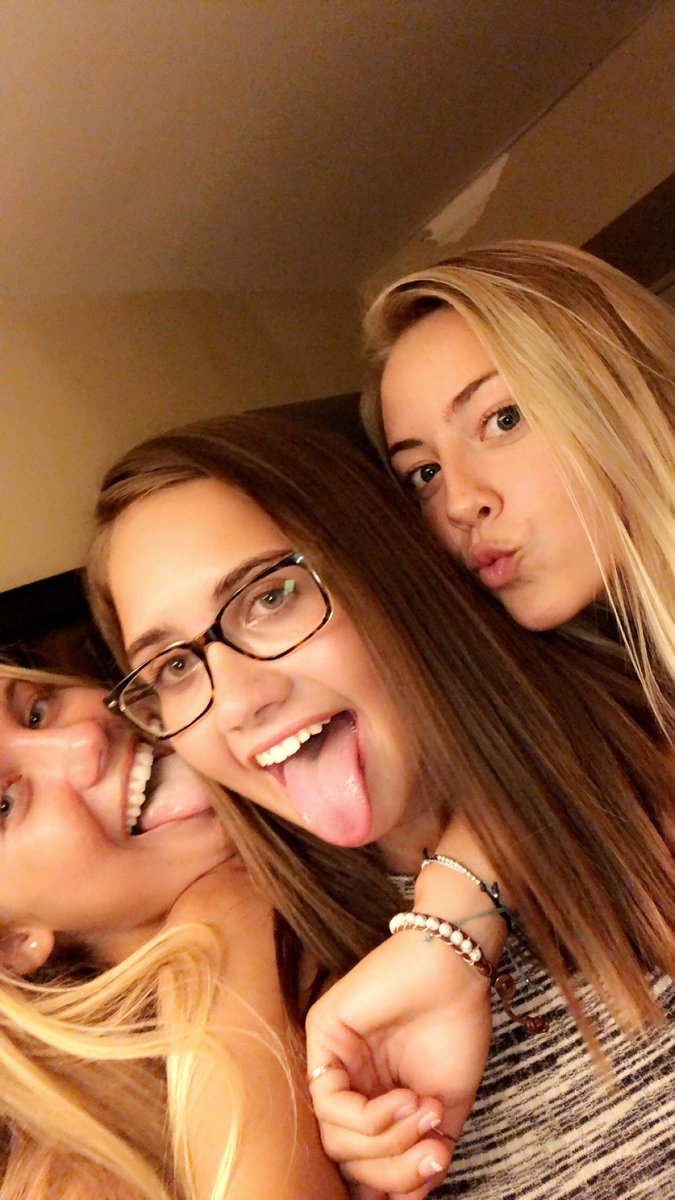 lhall2019's tweet photo. happy birthday pretty!! hope you have a great day &amp; don’t party too hard!!thank you for everything over the past six years!!so glad we’re friends even though you hit me in the face during volleyball🏐 can’t wait for punta &amp; enjoy ur day🎉💕🎈lots of love ken @kcmyers22 https://t.co/tQFehlmbSv