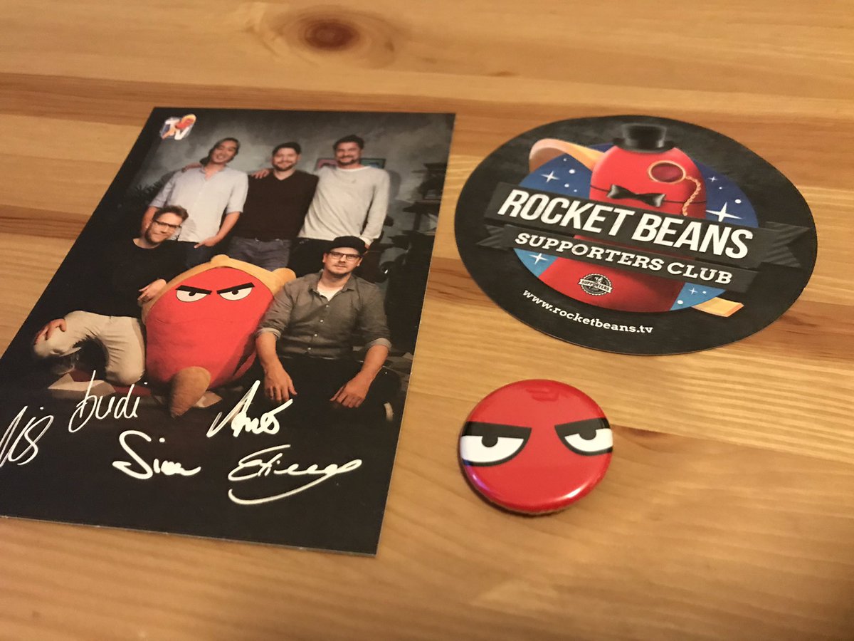 sp4ce's tweet photo. Danke @TheRocketBeans! #rbtv #supportersclub #rocketbeans #bohnenliebe #beanslove #beansmas https://t.co/6wVAl5ijBn