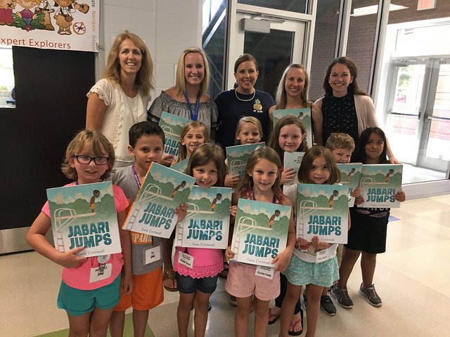 TNedu's tweet photo. Did you know that in 2018 more than 7,700 Tennessee students were served in our @ReadtobeReadyTN summer camps where students showed gains in their reading comprehension and accuracy skills and increased their motivation to read? #TNSucceeds https://t.co/Gd0yosx73S https://t.co/mV3X1zU1xg