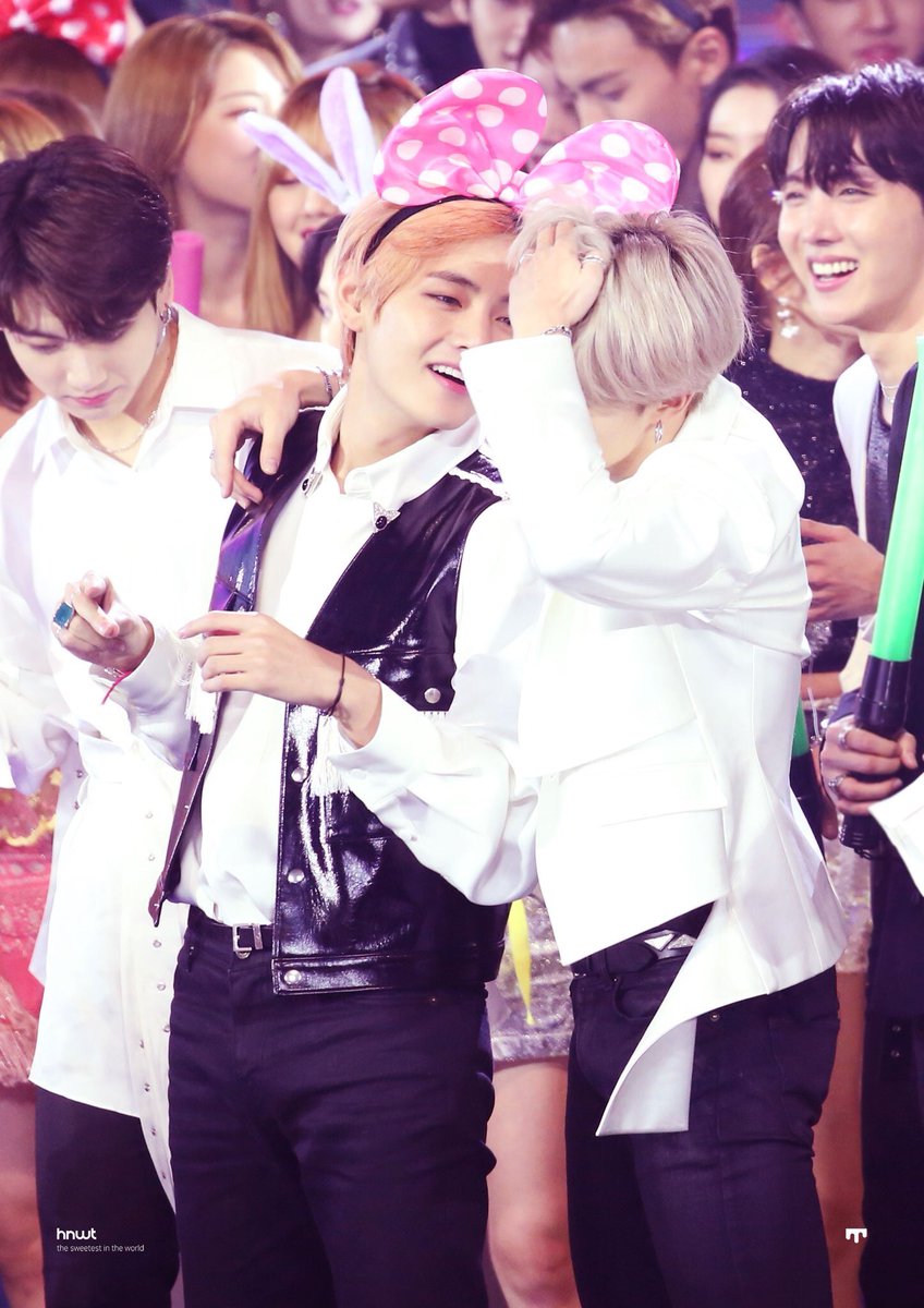 VthoO95's tweet photo. 🐯🐥：181229 

⓶      💜" 태형 × 지민 "💜

#vmin #Taehyung #Jimin #bts https://t.co/lvOwDhpcra
