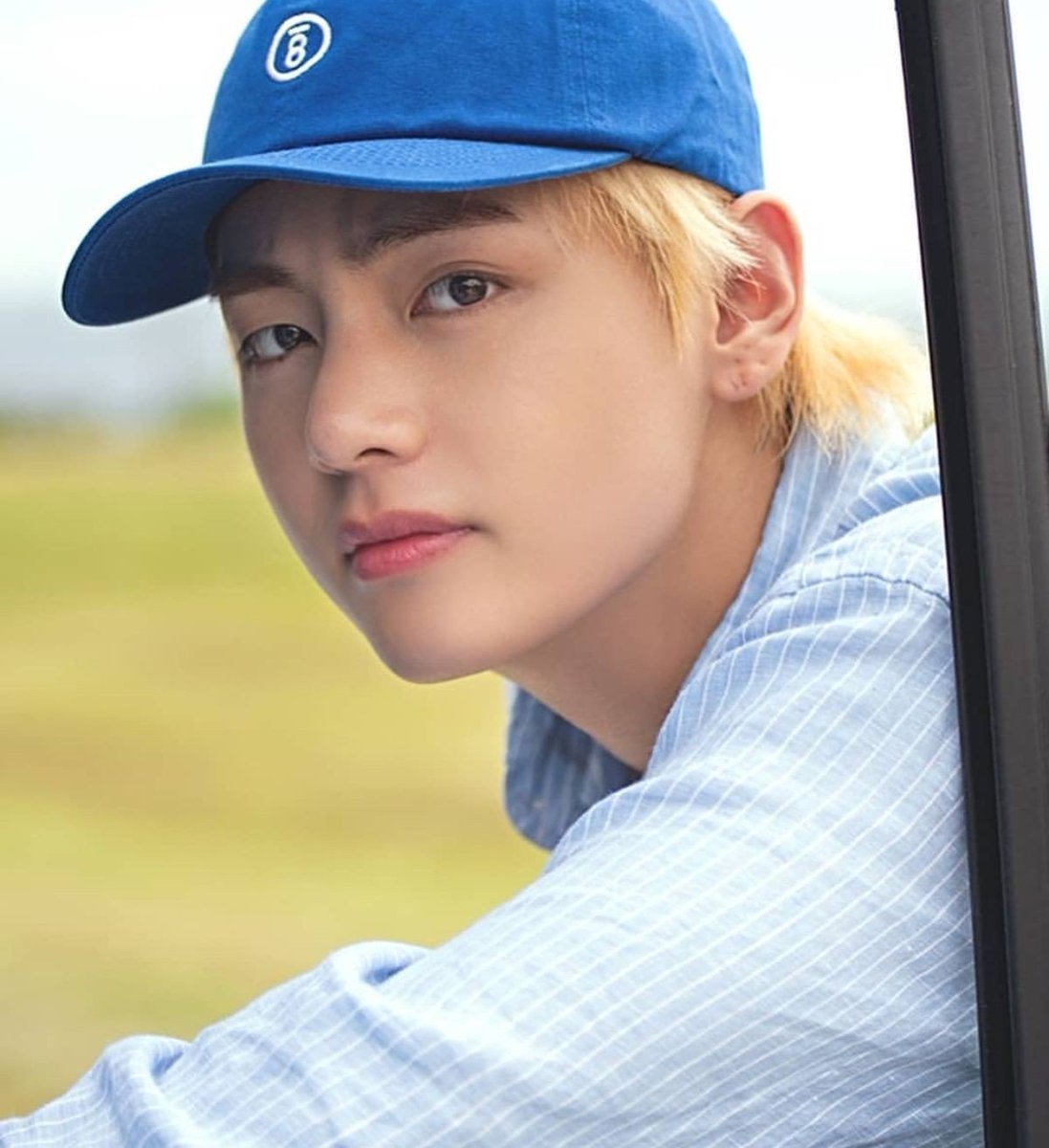 stunningdizy's tweet photo. I purple you Kim Taehyung 💜💜💜💜💜
#singularityday #ipurpleyouday #WE_PURPLE_V #KimTaehyung https://t.co/ljwrYPrj7A