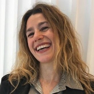 cbcreative's tweet photo. June #CBCHighlights2018
2018 was a great year for Kiare Ladner, in April she was awarded the @HWFisherUK #NovelWriting scholarship, then in June she landed a major book deal (orchestrated by @Taffyagent ) for her debut novel Nightshift: https://t.co/hgu2XjigBy https://t.co/dq1xv0Ft6k