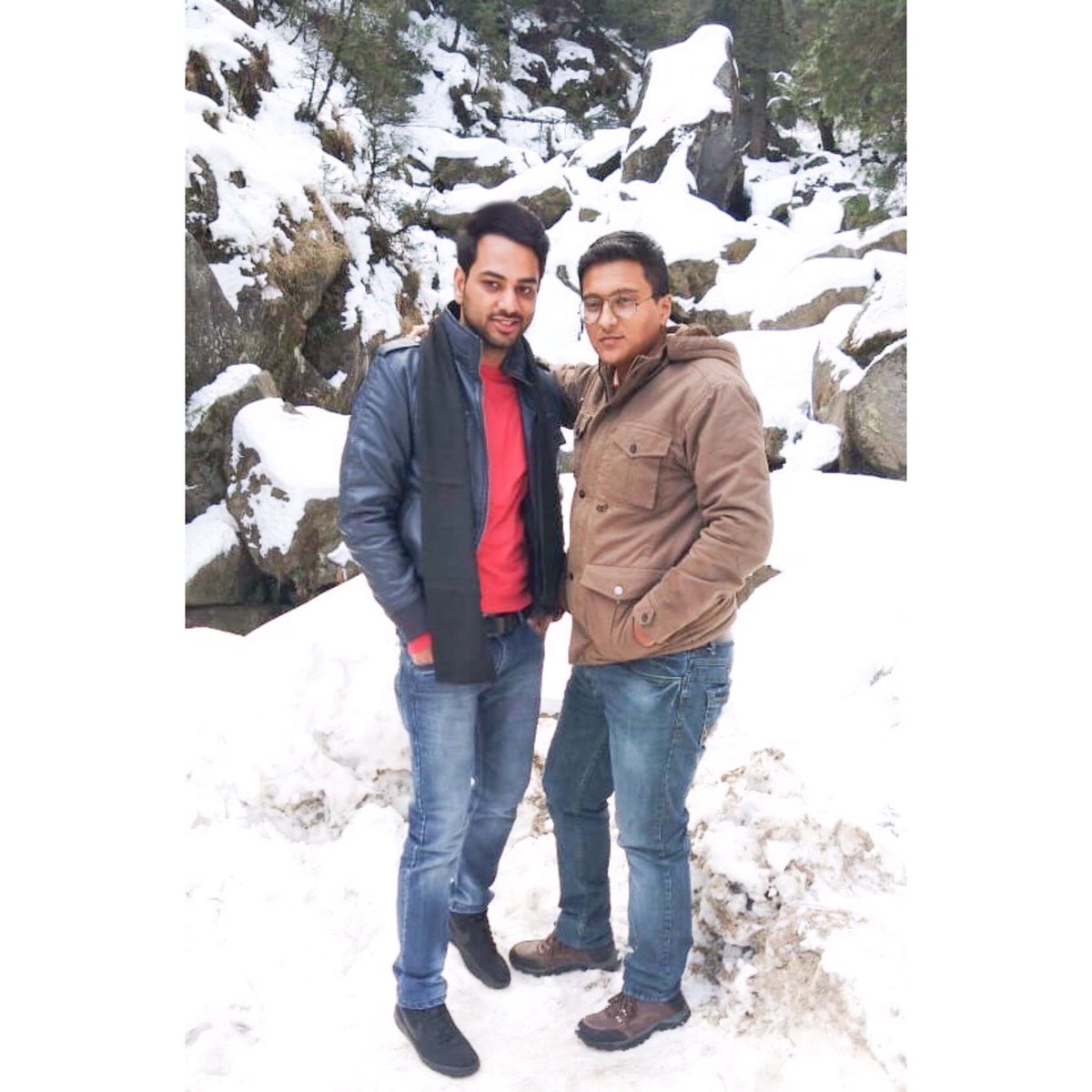 ashishofficial8's tweet photo. एक शाम प्रकृति और दोस्ती के नाम ! ❄️🍻🌲
.
.
.
.
.
#LoveForNature #Snow #Dalhousie #Friendship #RoadTrip #Weekend #AshishOfficial8 😃 https://t.co/VYZV6Npuml