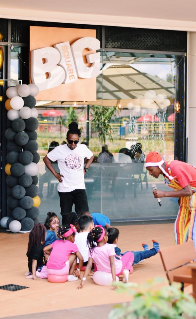 Kevlan_'s tweet photo. After a perfect day with the kids and a marvelous kids festival for them today, it's just about time to brace yourself for Dundaing time π #BigSquareTwoRivers https://t.co/MnqY9GZaUt
