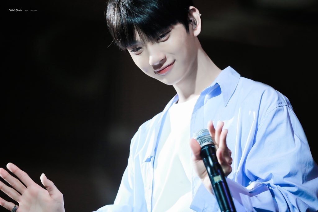 svtaestheticc_'s tweet photo. 🕯ᴵ  ᵂᴬᴺᴺᴬ  ᴴᴼᴸᴰ  ᵞᴼᵁᴿ  ᴴᴬᴺᴰˢ  ᴬˢ  ᵂᴱ  ᴸᴼᴼᴷ  ᴵᴺ  ᵀᴴᴱ  ˢᴬᴹᴱ  ᴰᴵᴿᴱᶜᵀᴵᴼᴺ _ ᶠᴬᴸᴸᴵᴺᴳ ᶠᴼᴿ ᵞᴼᵁ✨

#겨울왕자_슈아의_생일을_축하해
#FallingForJOSHUA #SEVENTEEN #세븐틴 #우지 #Joshua #pastel #aesthetic @pledis_17

🍃cr @FirstChoice1230 https://t.co/XPGp4P39vA