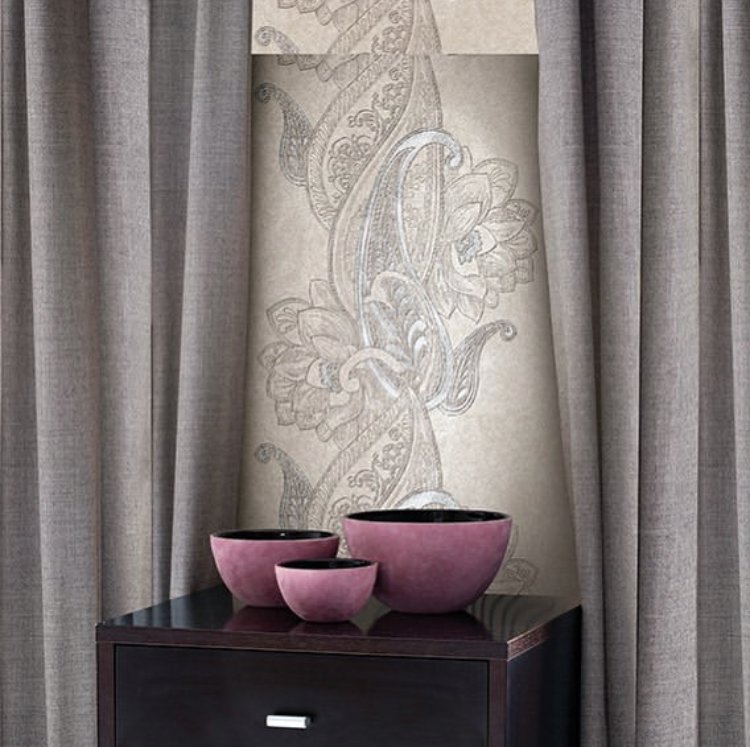 SHADESCOLOUR678's tweet photo. Simply stunning embroidered wallcovering by Carl Robinson. Even Santa may stop to admire! #christmaswallpaper #thatsamazing https://t.co/qQlHdvoak2
