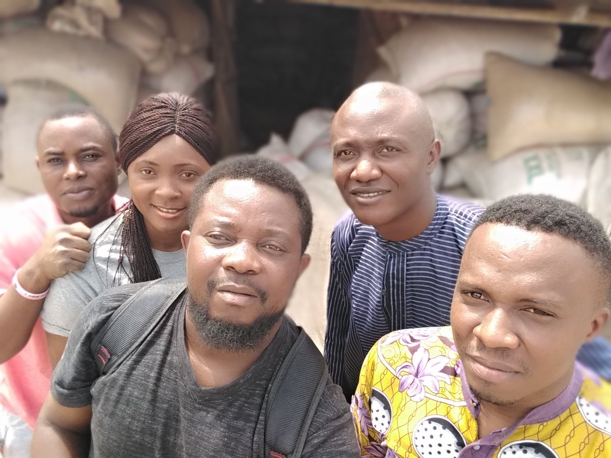 From Nnewi South, I went back to Awka North, to a village called Awba-Ofemili, where I met with Justus, who is a rice farmer under N-Agro scheme of  @npower_ng Interesting thing is, he met his wife who is a fellow beneficiary on the scheme. You will enjoy this one.  #SipInvests