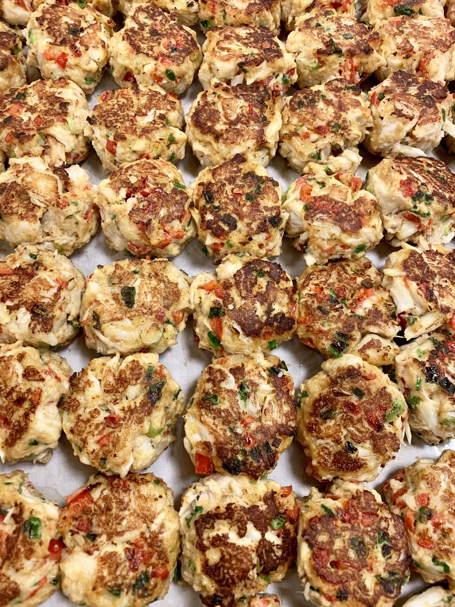 bobbychezcrabcc's tweet photo. Pan Seared Jumbo Lump Crabcakes today at #Bobbychez #Crabcakes #foodie #delicious #happynewyear https://t.co/iV3FkgHkVL