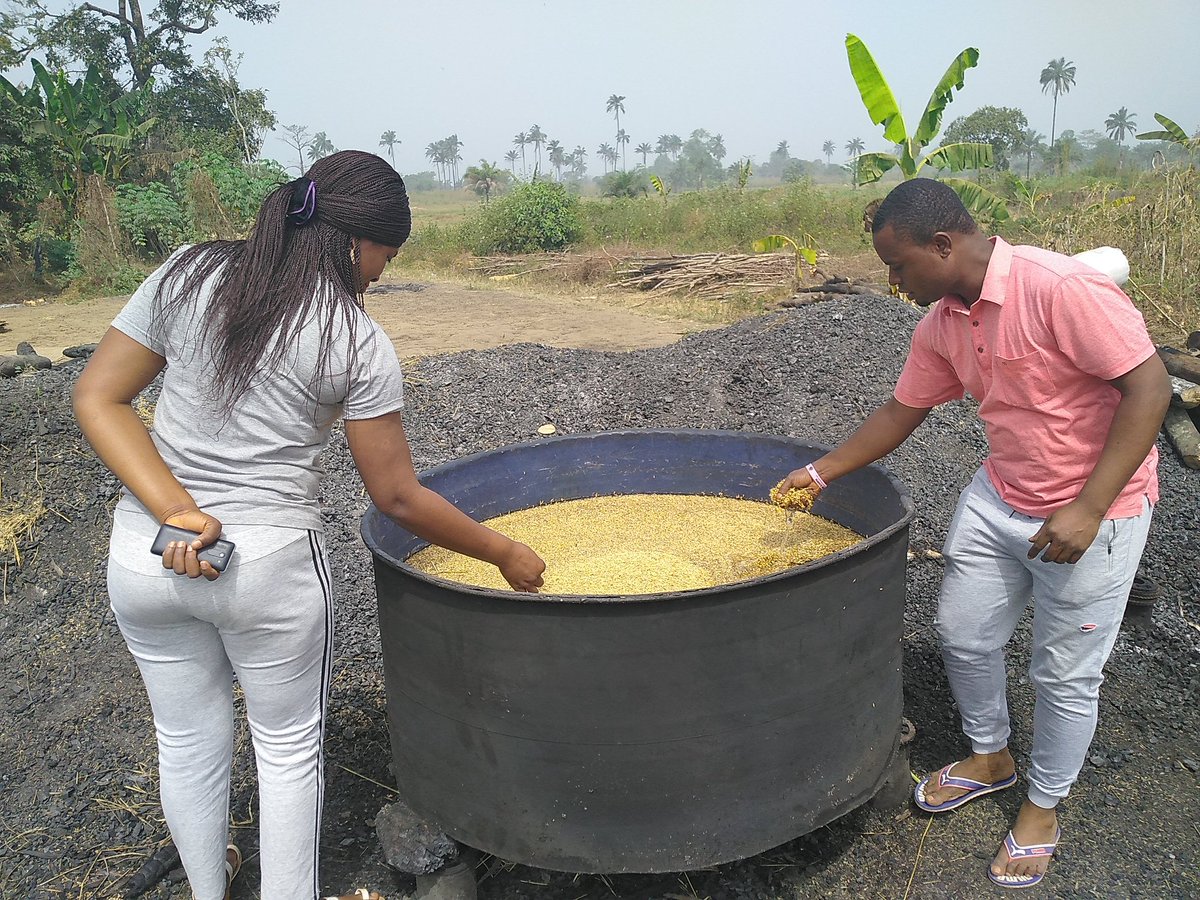 From Nnewi South, I went back to Awka North, to a village called Awba-Ofemili, where I met with Justus, who is a rice farmer under N-Agro scheme of  @npower_ng Interesting thing is, he met his wife who is a fellow beneficiary on the scheme. You will enjoy this one.  #SipInvests