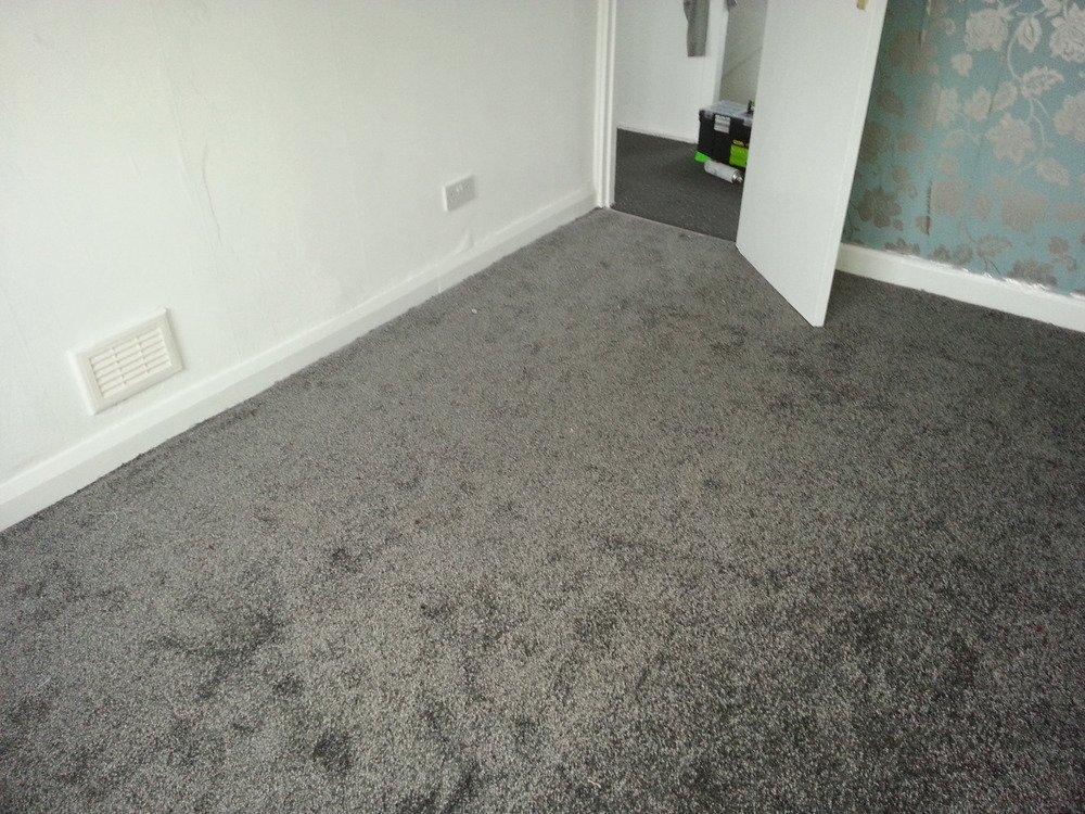 FloorsomeUK's tweet photo. Do you have a rental property? Or are you currently renting somewhere and the landlord wont put new carpet down? 

Well look no further we can do a average room fully fitted from as little are £89.00 not only that the more you buy the cheaper it gets!

*T&amp;Cs Apply* https://t.co/PGEbU3VYdw