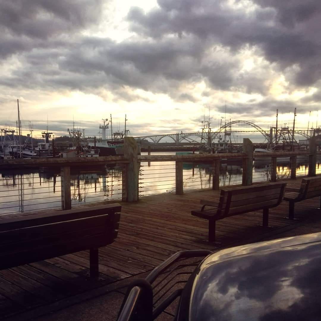 One last weekend of 2018 with my love. Hopefully this time next week, the crew will be pulling up full pots. #dungeness #commercial #fishing #crab #season #fishon  #newportoregon