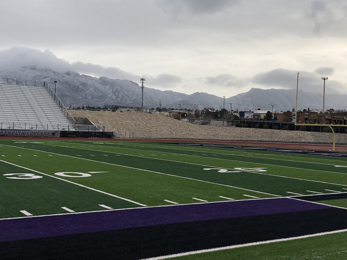 ColinDeaver_'s tweet photo. Few in El Paso have better views on this snowy morning than the @FranklinCougars! https://t.co/vc5a11C5O1