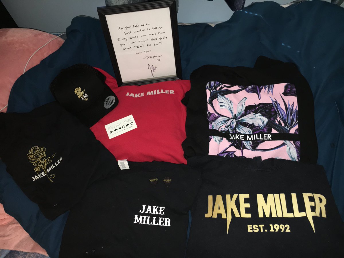 Amber_Lund's tweet photo. hey jake, i want more of ur merch, my mom says i have enough... is jake miller merch ever enough though??❤️❤️ @jakemiller #jakemillermerch https://t.co/OyuqvKXOqz